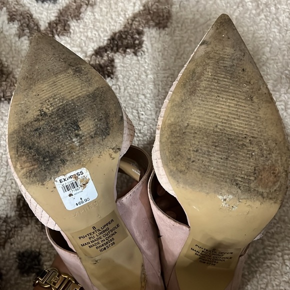 Pink/blush express pointy toe size 8 heels. - Picture 4 of 5